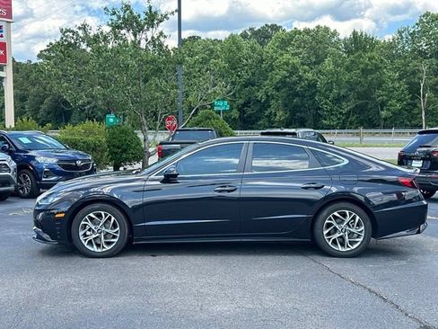 Used 2023 Hyundai Sonata SEL w/ Convenience Package FWD image 2