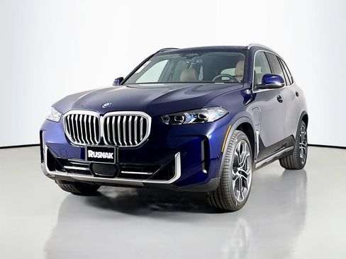 New 2026 BMW X5 xDrive50e AWD/4WD image 3