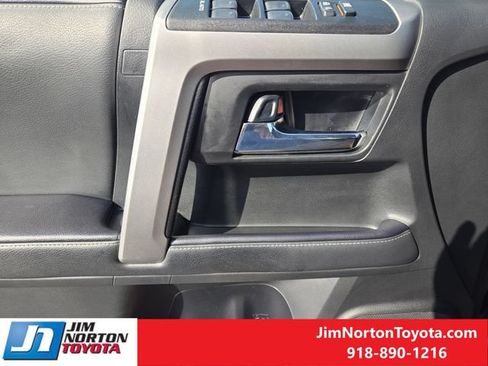 Used 2020 Toyota 4Runner SR5 Premium w/ Moonroof Package AWD/4WD image 25