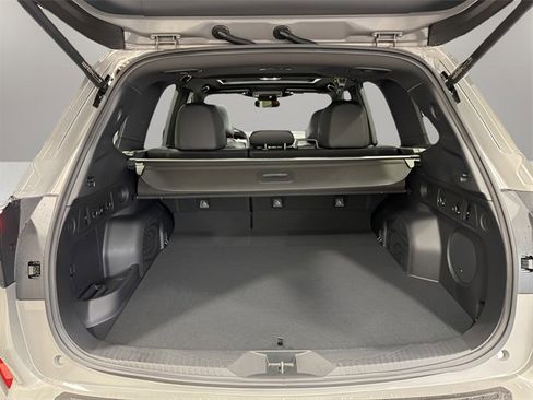 Used 2025 Subaru Forester Limited w/ Popular Package image 39