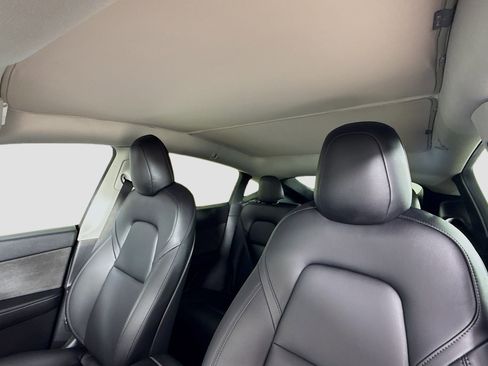 Used 2021 Tesla Model Y Long Range image 23