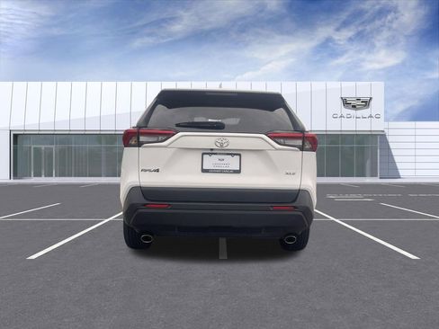 Used 2025 Toyota RAV4 XLE FWD image 7