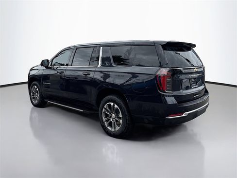 Certified 2025 Chevrolet Suburban LS image 5