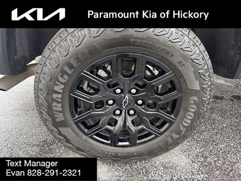 Used 2026 Chevrolet Colorado Trail Boss AWD/4WD image 9