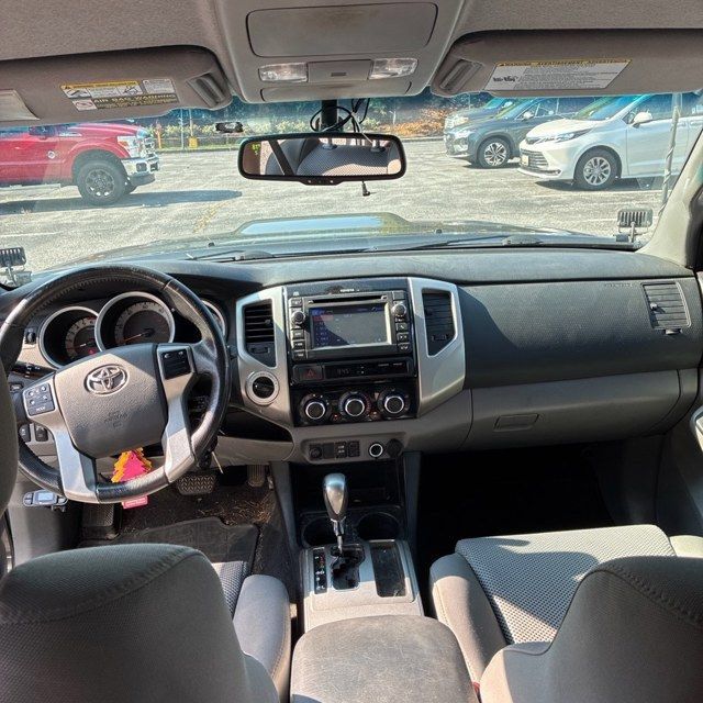 Used 2013 Toyota Tacoma 4x4 Double Cab w/ TRD Sport Pkg image 9