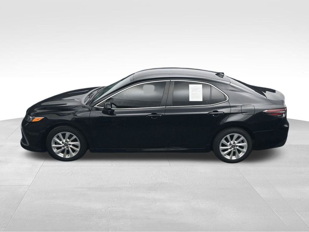 Used 2024 Toyota Camry LE FWD image 30