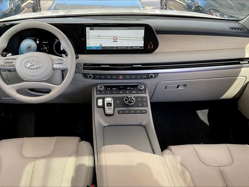 Used 2025 Hyundai Palisade Limited AWD/4WD image 16
