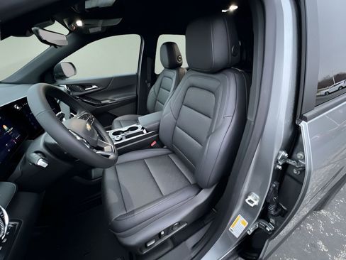 New 2026 Chevrolet Equinox LT w/ Convenience Package II image 18