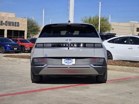 Certified 2022 Hyundai Ioniq 5 SE w/ Cargo Package image 7