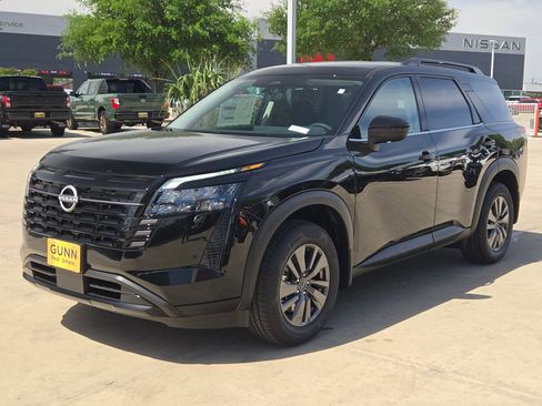 New 2026 Nissan Pathfinder SV FWD image 7