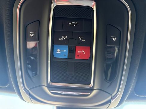 Used 2025 Jeep Grand Cherokee Limited AWD/4WD image 25