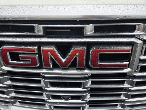 Used 2025 GMC Yukon Denali w/ Sun & Power Step Package AWD/4WD image 46