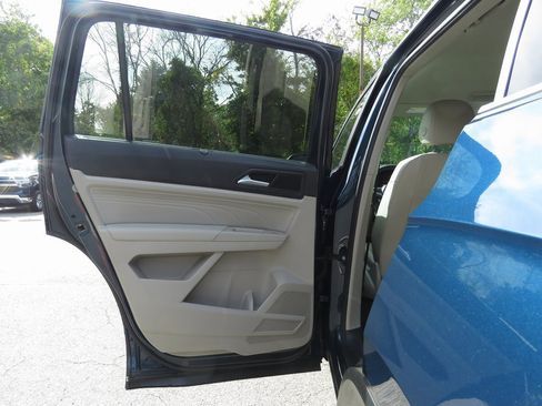 Used 2022 Volkswagen Atlas SE w/ Black Wheel Package image 20