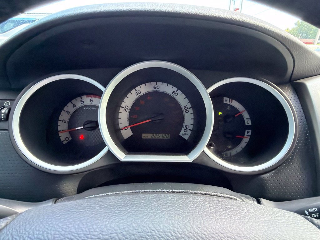 Used 2014 Toyota Tacoma PreRunner w/ SR5 Package RWD image 18