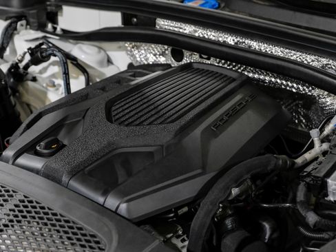 Used 2023 Porsche Macan AWD/4WD image 54