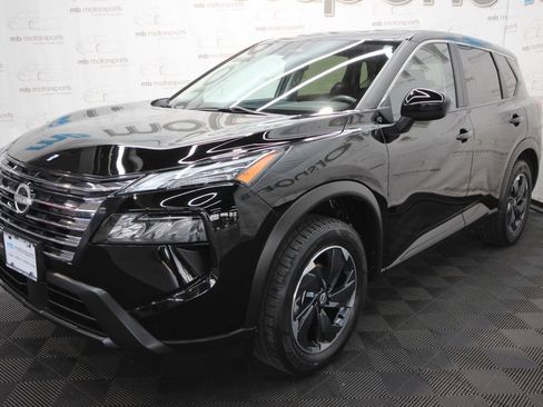Used 2024 Nissan Rogue SV AWD/4WD image 1