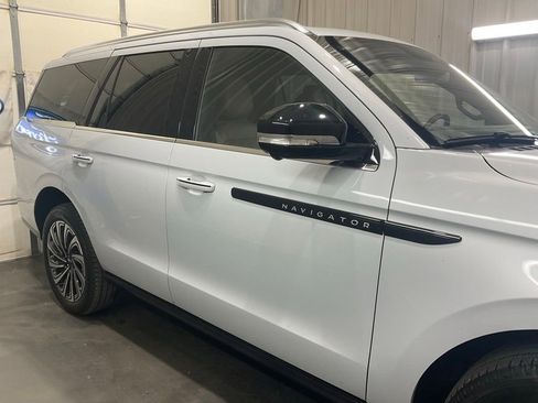 Used 2025 Lincoln Navigator Black Label AWD/4WD image 3