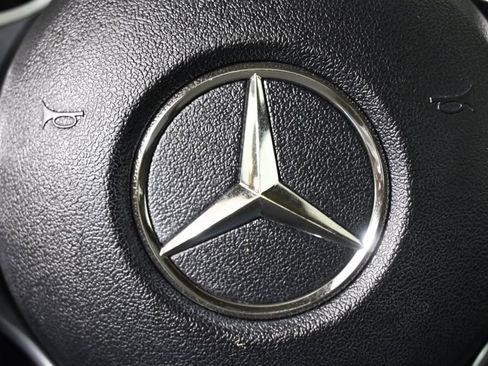 Used 2020 Mercedes-Benz C 300 4MATIC Sedan image 33