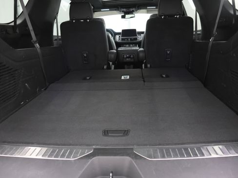 Used 2023 Chevrolet Suburban RST w/ Luxury Package image 35