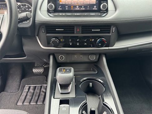 Used 2021 Nissan Rogue S image 11