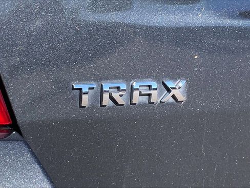 Used 2017 Chevrolet Trax LT w/ LT Convenience Package image 10