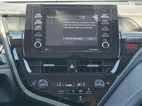 Used 2022 Toyota Camry SE FWD image 21