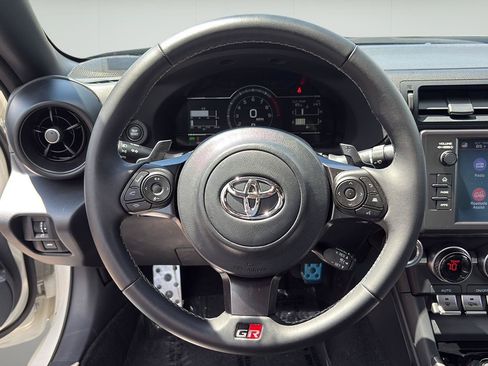 Used 2025 Toyota GR86 Premium w/ ALL Weather Mat Package (TMS) RWD image 13