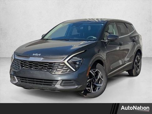Used 2024 Kia Sportage LX image 1