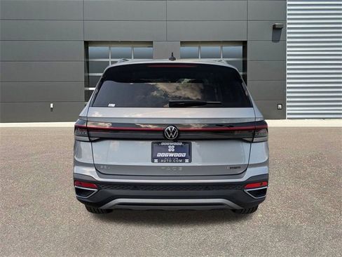 New 2025 Volkswagen Taos SEL image 6