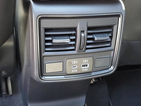 Used 2025 Subaru Forester Limited AWD/4WD image 16