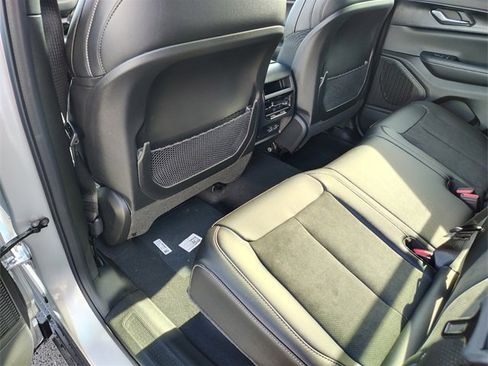 New 2025 Jeep Grand Cherokee Altitude image 30