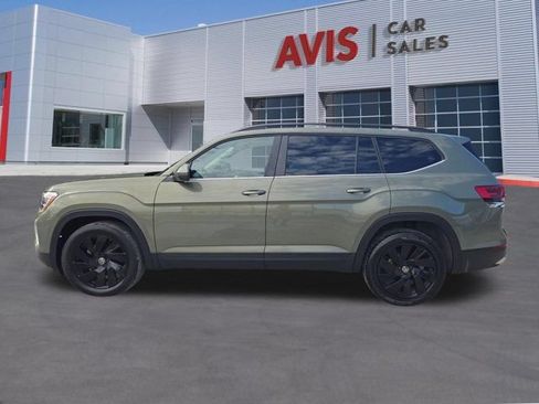 Used 2025 Volkswagen Atlas SE FWD image 11