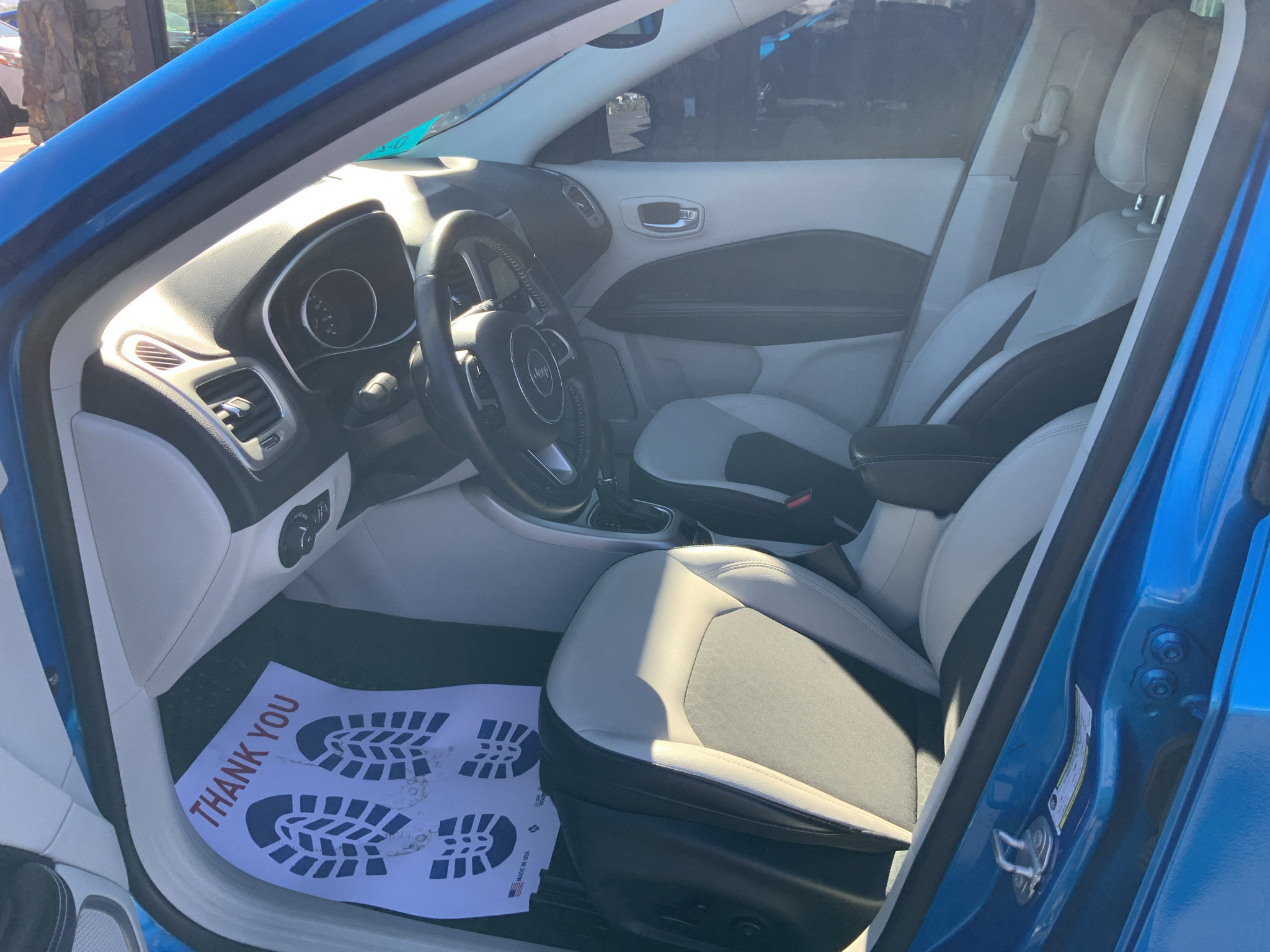 Used 2019 Jeep Compass Latitude w/ Popular Equipment Group AWD/4WD image 9