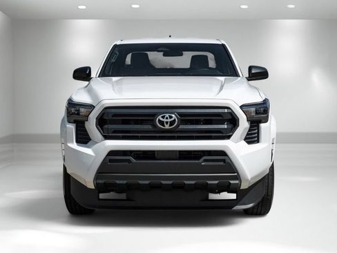 Used 2025 Toyota Tacoma SR RWD image 4