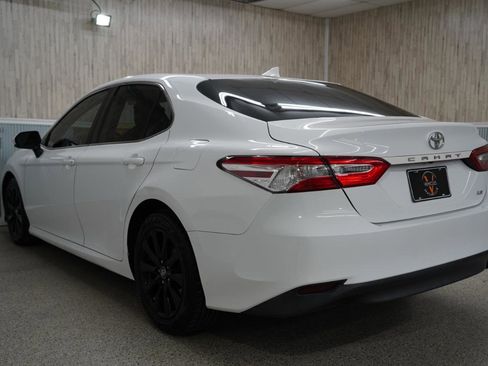Used 2019 Toyota Camry LE image 7