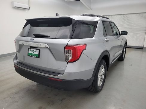 Used 2022 Ford Explorer XLT AWD/4WD image 9