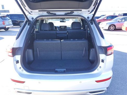 Used 2024 Mitsubishi Outlander SE image 10