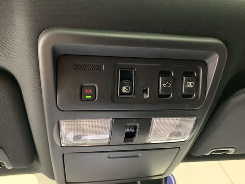 Used 2021 Nissan Titan PRO-4X w/ Pro-4x Convenience Package AWD/4WD image 26