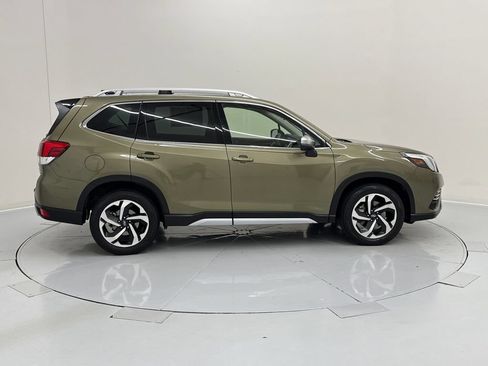 Used 2024 Subaru Forester Touring AWD/4WD image 6