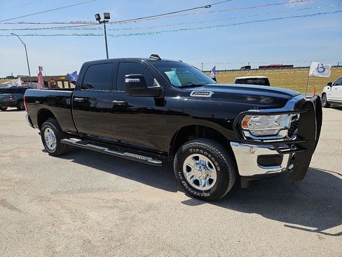 Used 2024 RAM 2500 Tradesman w/ Chrome Appearance Group AWD/4WD image 10