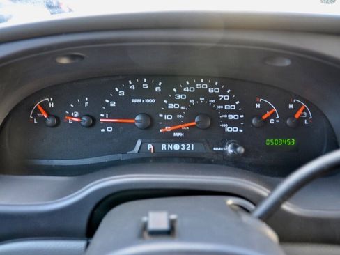 Used 2005 Ford E-350 and Econoline 350 XL RWD image 13