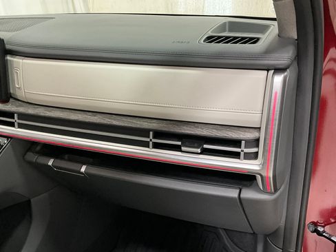 Used 2024 Hyundai Santa Fe Limited AWD/4WD image 16