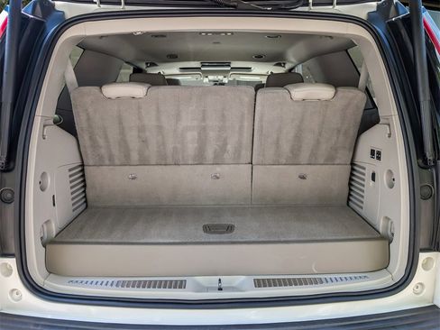 Used 2015 Cadillac Escalade Luxury image 20