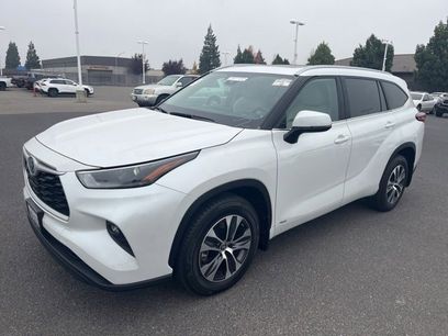 Used 2023 Toyota Highlander XLE