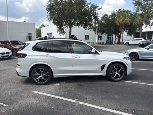 Used 2025 BMW X5 sDrive40i w/ M Sport Package RWD image 3
