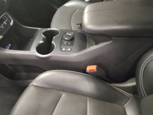 Used 2023 GMC Terrain SLT AWD/4WD image 26