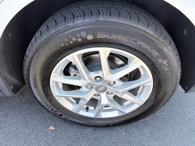 Used 2024 Chevrolet Equinox LT FWD image 24