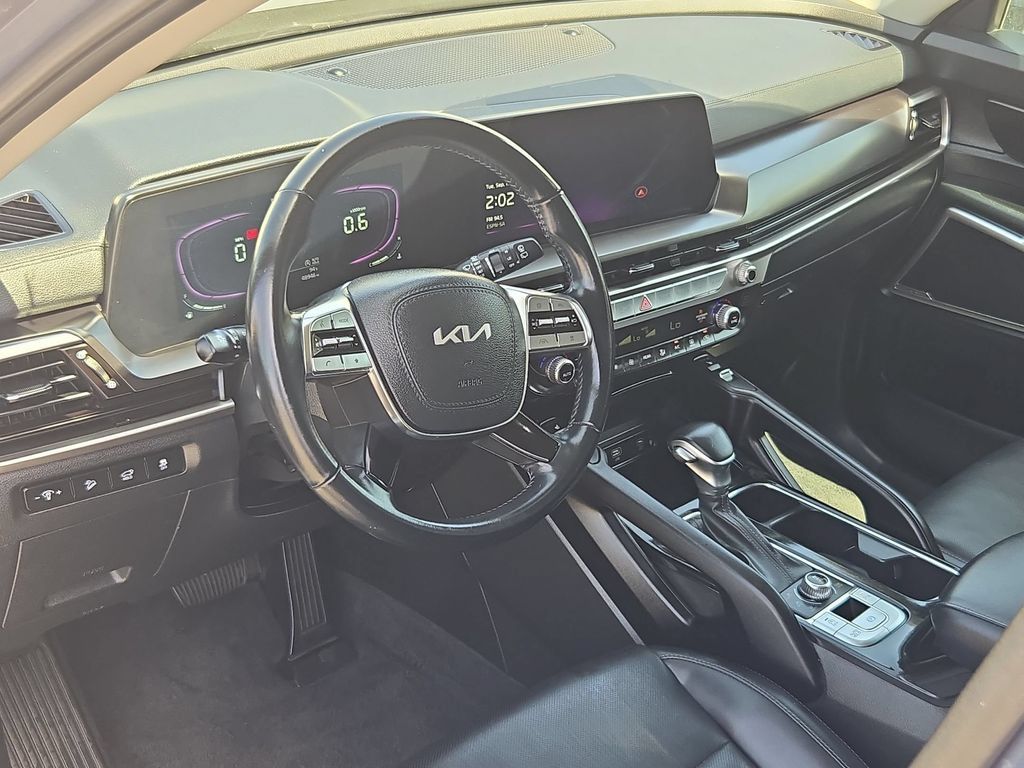Used 2025 Kia Telluride S AWD/4WD image 13