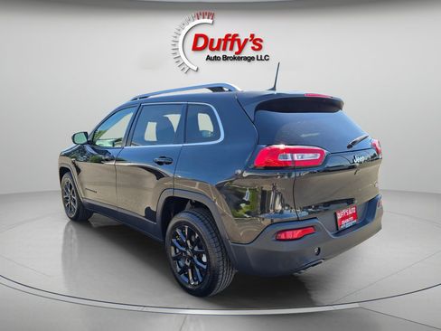 Used 2016 Jeep Cherokee Latitude FWD image 18