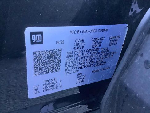 Used 2025 Chevrolet Trax LT w/ LT Convenience Package FWD image 21